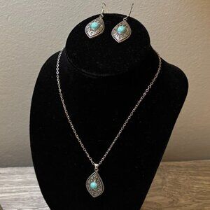 Vintage-Style Silver and Turquoise Pendant Jewelry Necklace & Earring Set